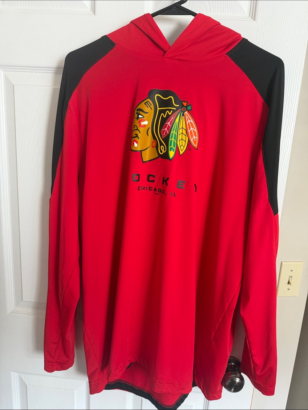 Fanatics Red and Black Chicago Hockey Pullover Hoodie - Men's XL